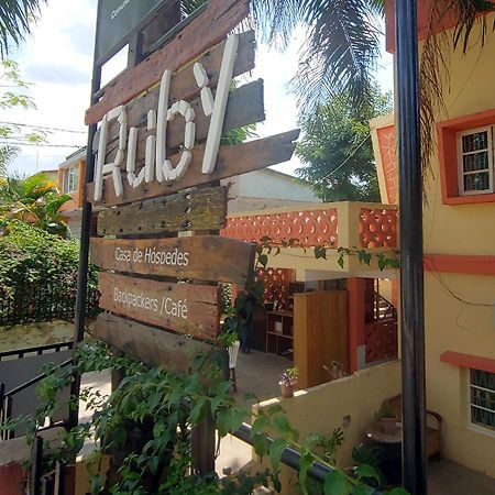 Ruby - Casa De Hospedes - Backpackers Нампула Экстерьер фото