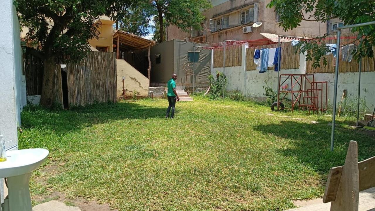 Ruby - Casa De Hospedes - Backpackers Нампула Экстерьер фото